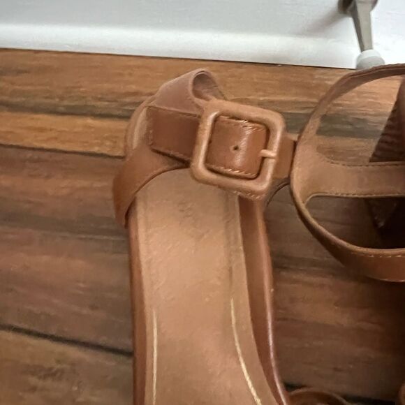 Vionic Tan Leather Peony Woven Block Heeled Sandals 10 - Picture 7 of 8